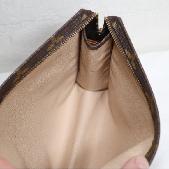 💖💯 Authentic LOuis Vuitton Monogram Toiletry 19 Cosmetic Pouch 💖 - Picture 11 of 16